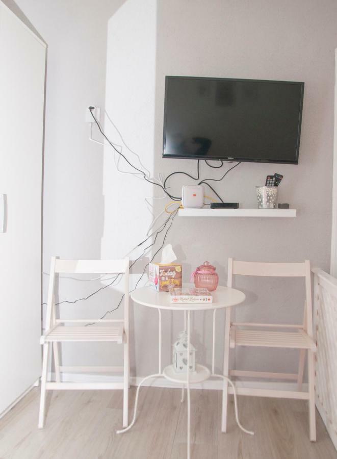 Bistrik Rose Apartment SJJ Eksteriør bilde