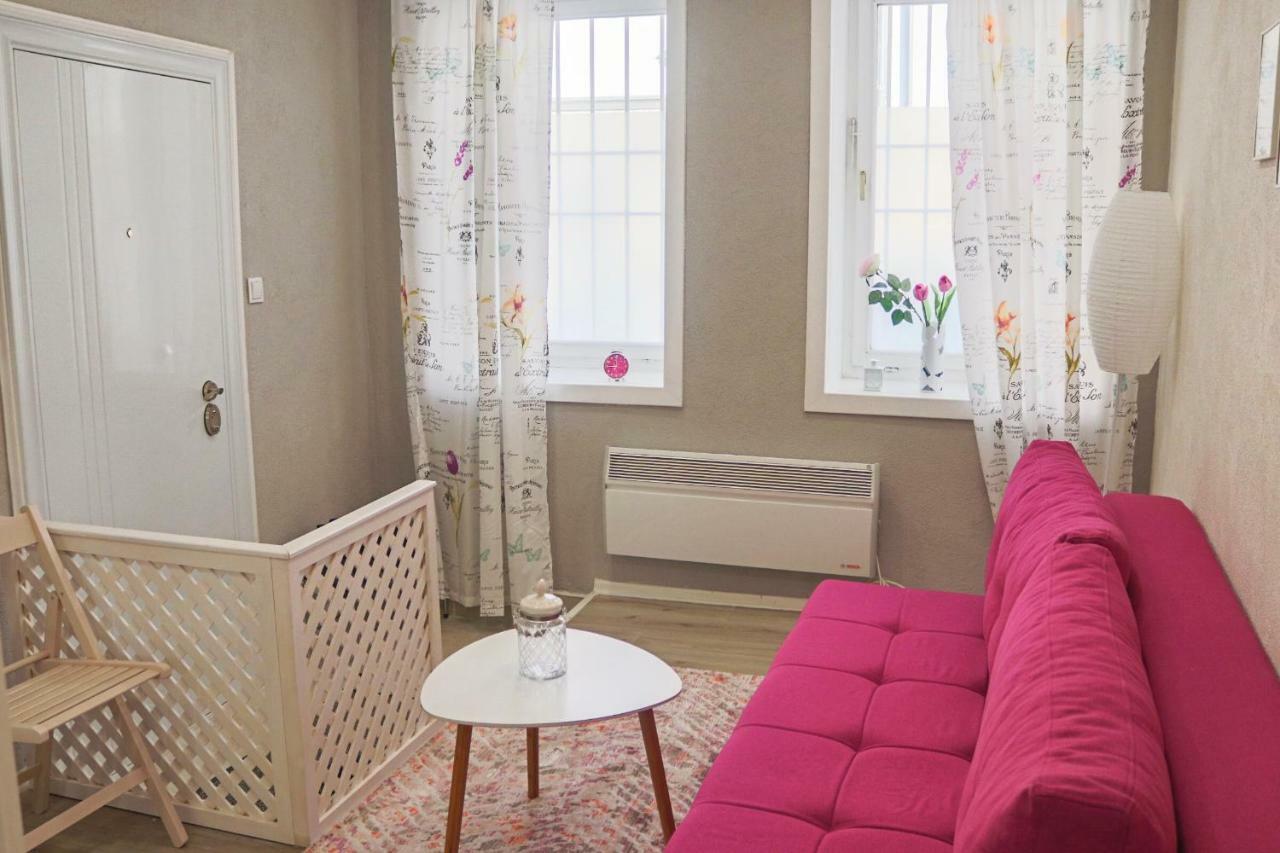 Bistrik Rose Apartment SJJ Eksteriør bilde